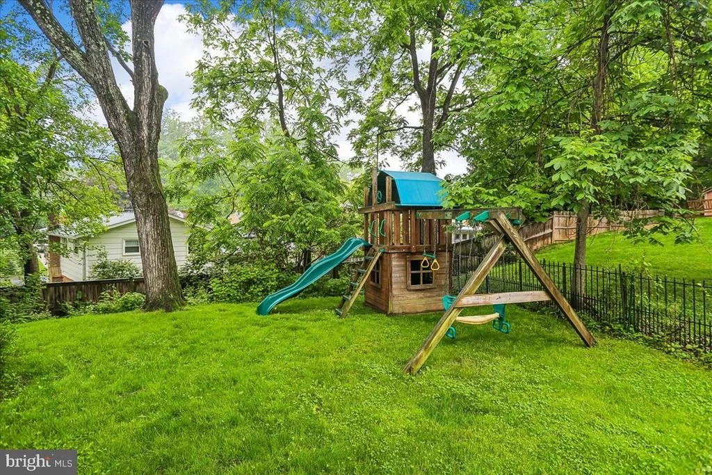 Photo of 11704 STONINGTON PLACE