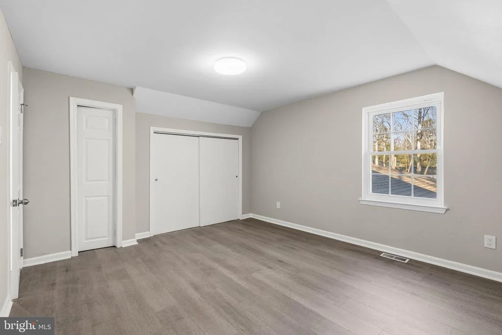 Photo of 221 OAK LANE