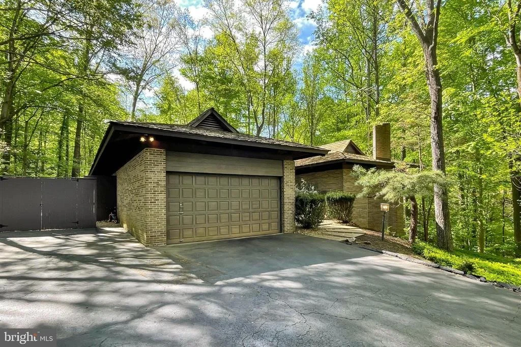 Photo of 8621 TEBBS LANE
