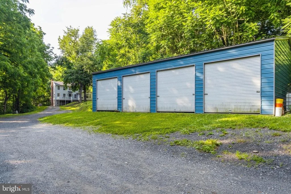 Photo of 3180 UNIONTOWN ROAD