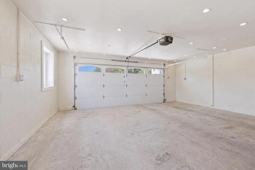 Photo of 2292 LAKE DRIVE