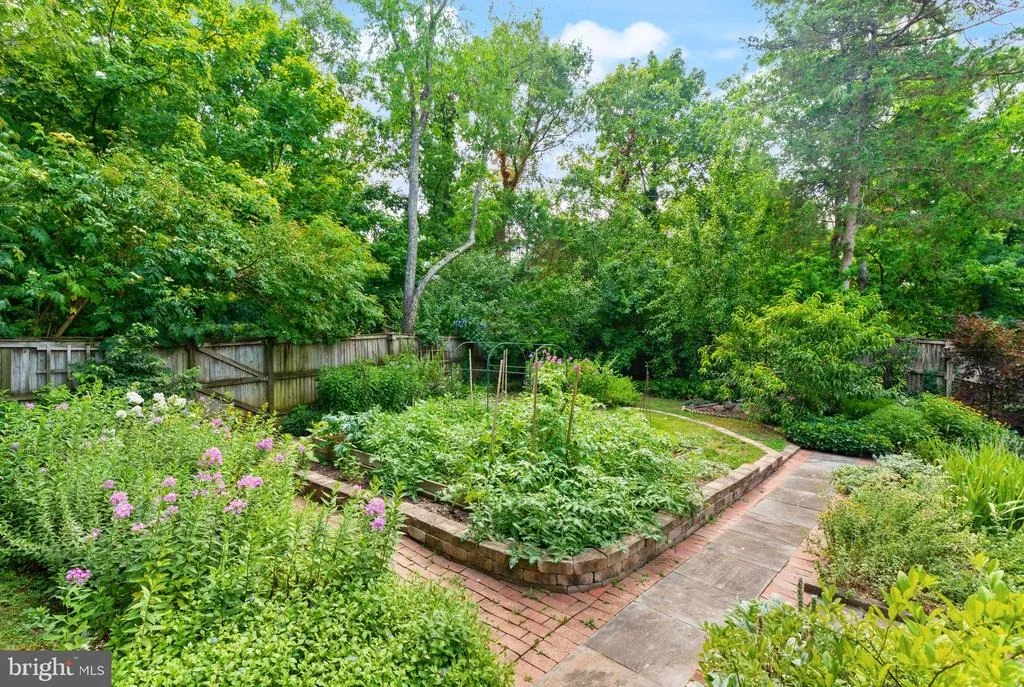 Photo of 314 AVONDALE DRIVE