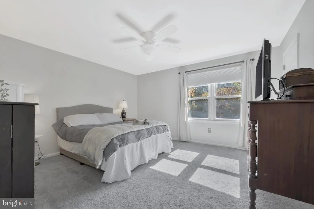 Photo of 19 TENBY CHASE DRIVE