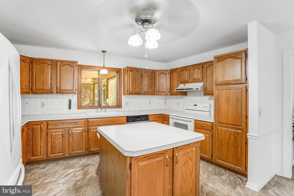 Photo of 28011 LINE ROAD