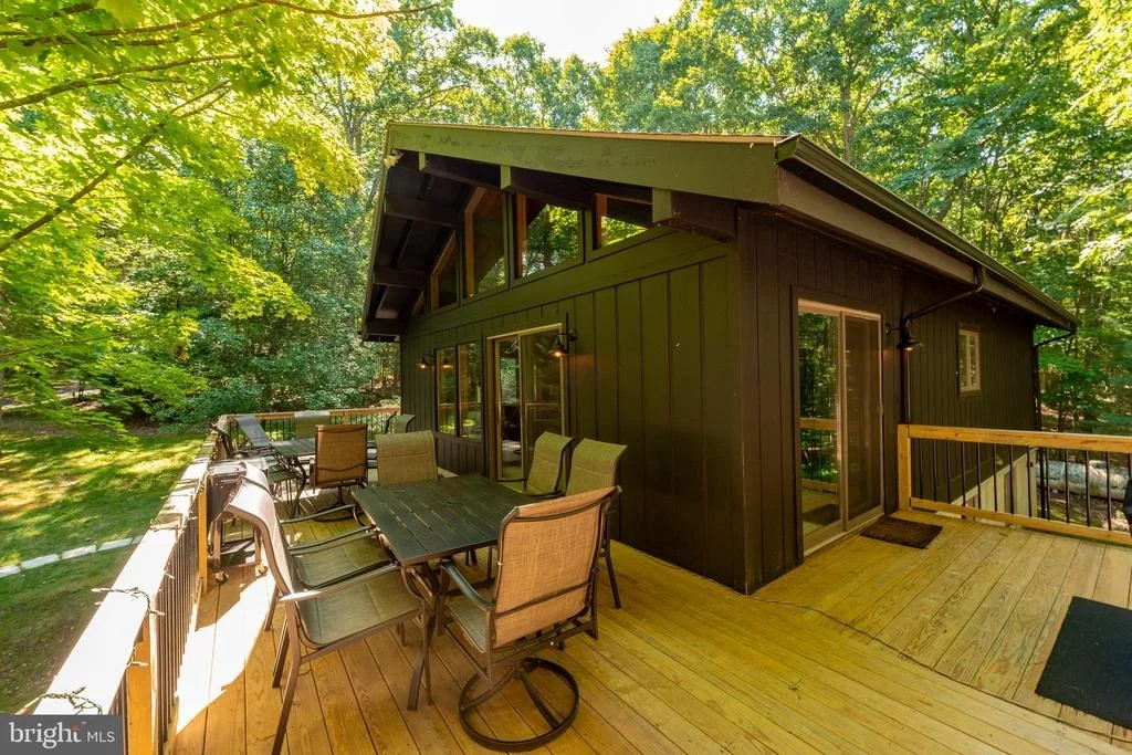 Photo of 106 LODGE CIRCLE
