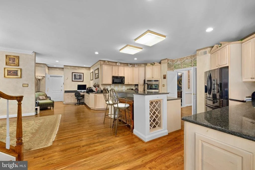 Photo of 897 CHINQUAPIN ROAD
