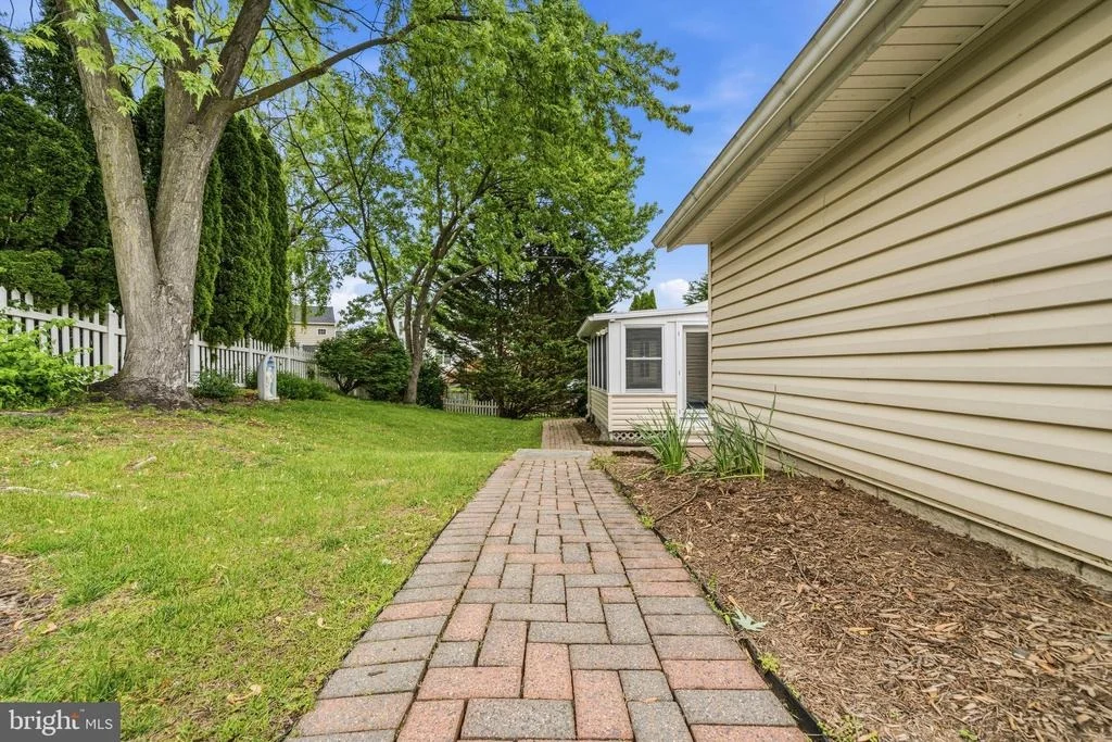 Photo of 704 COLLIER COURT