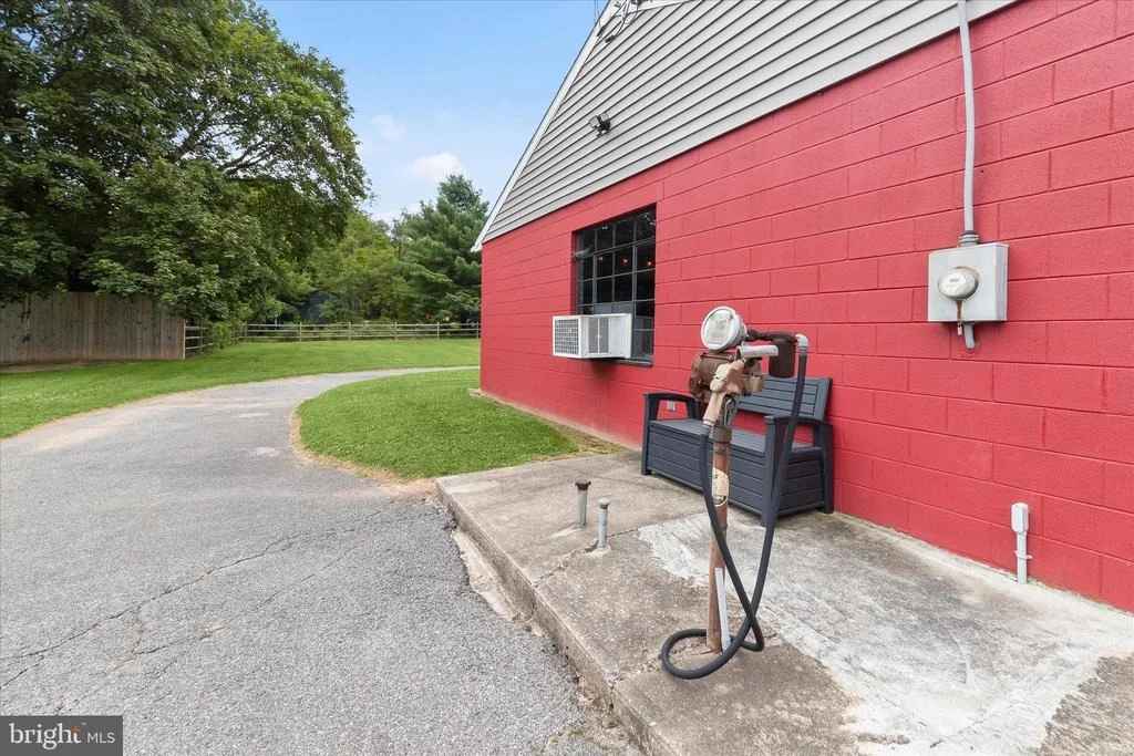 Photo of 16645 FREDERICK ROAD