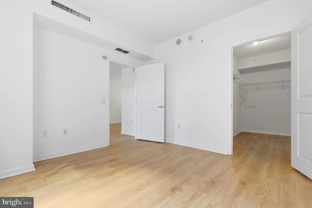 Photo of Unit 201 at 930 WAYNE AVENUE