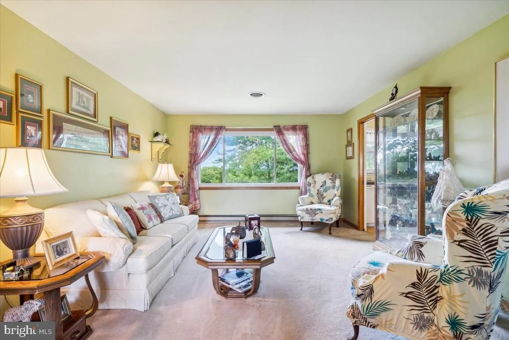 Photo of 6198 VIEWSITE COURT
