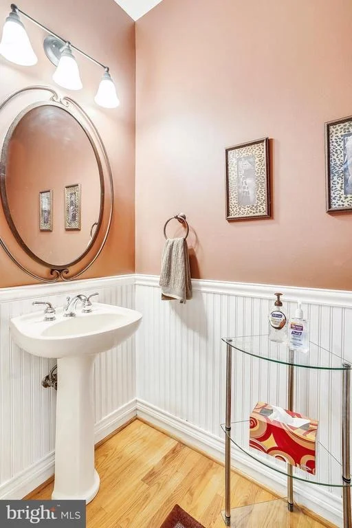 Photo of 2240 W GREENLEAF DRIVE