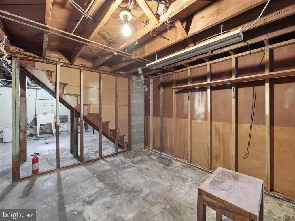 Photo of 939 VIEW STREET