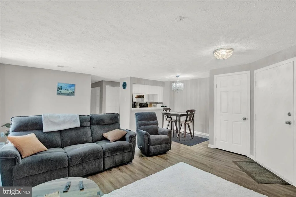 Photo of Unit 200L at 200 OAK LEAF CIRCLE