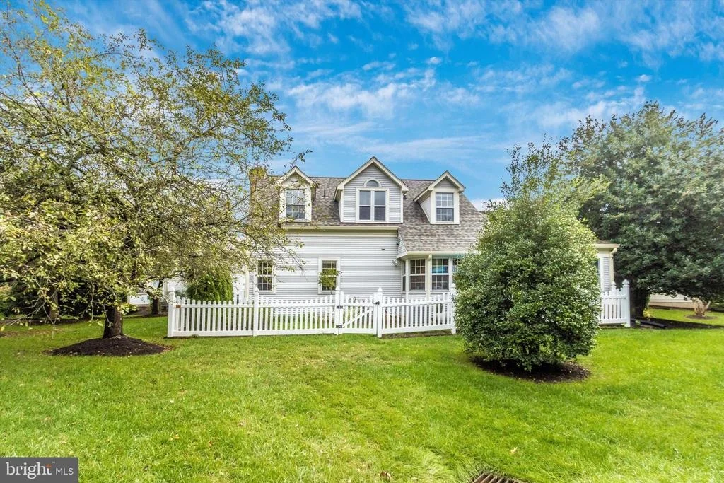 Photo of 833 DUNBROOKE COURT