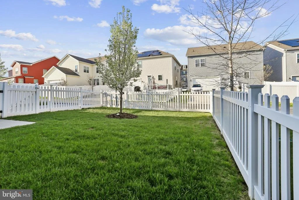 Photo of 1109 SAXTON DRIVE