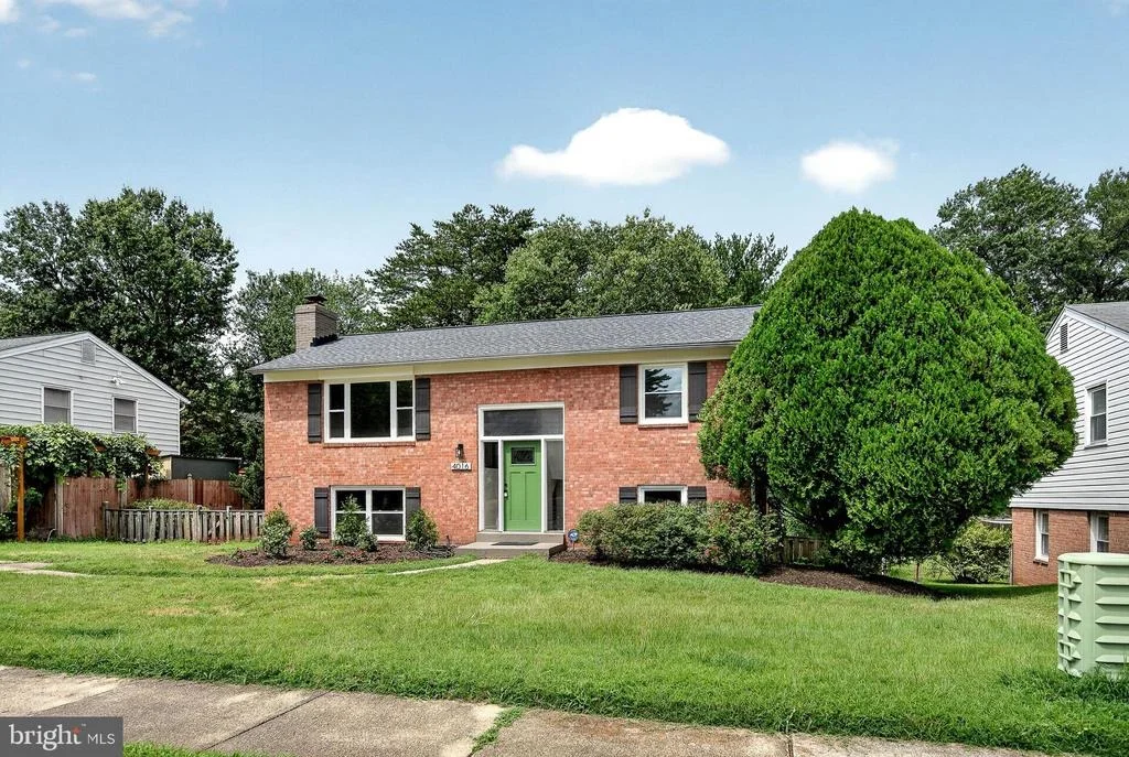 Photo of 4016 MAPLETON DRIVE
