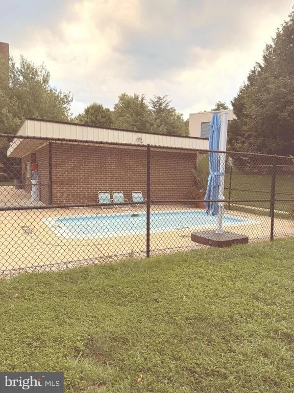 Photo of Unit 6101 at 9903 BLUNDON DRIVE