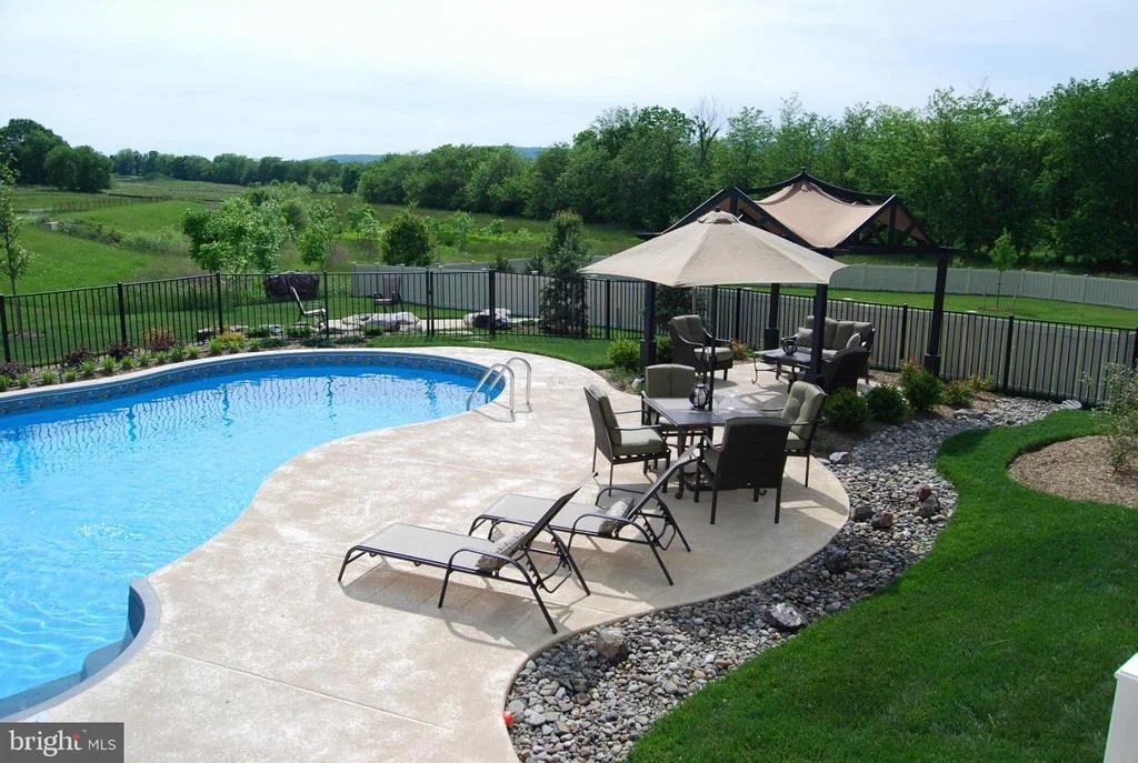 Photo of 140 SUNLIGHT COURT