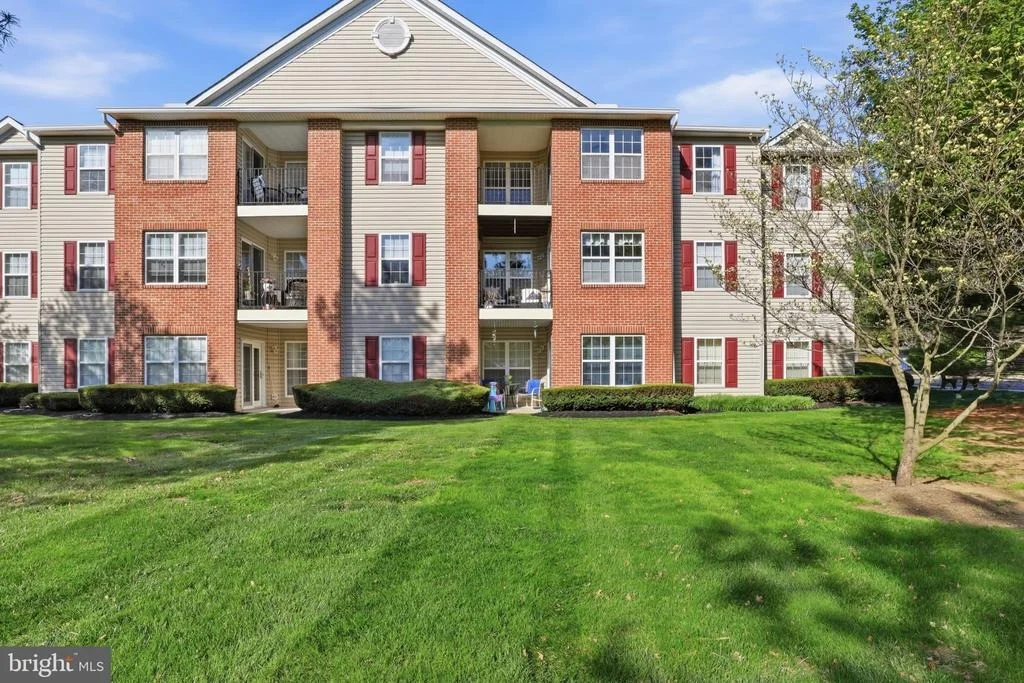 Photo of Unit 1B at 3840 NORMANDY DRIVE