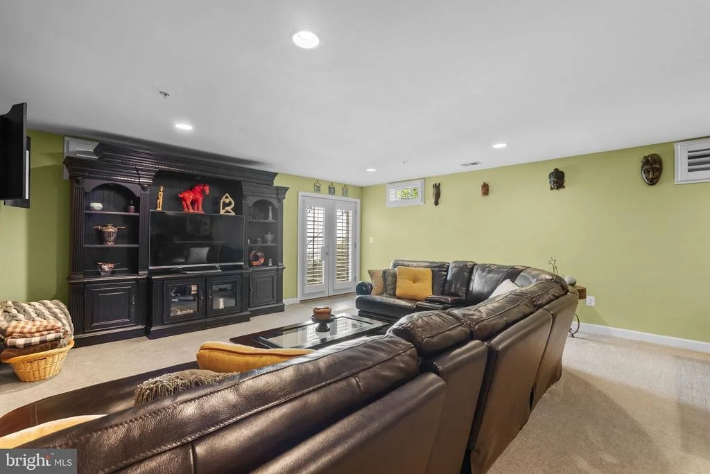 Photo of 7239 WINDSOR LANE