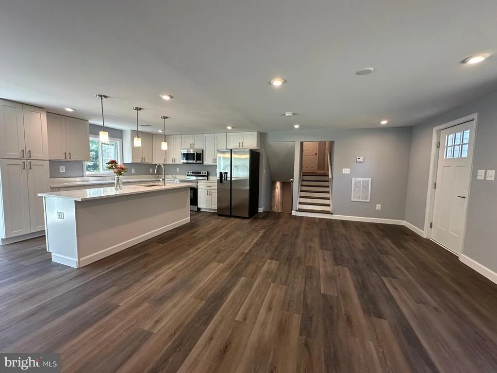 Photo of 2016 RIVERMONT DRIVE