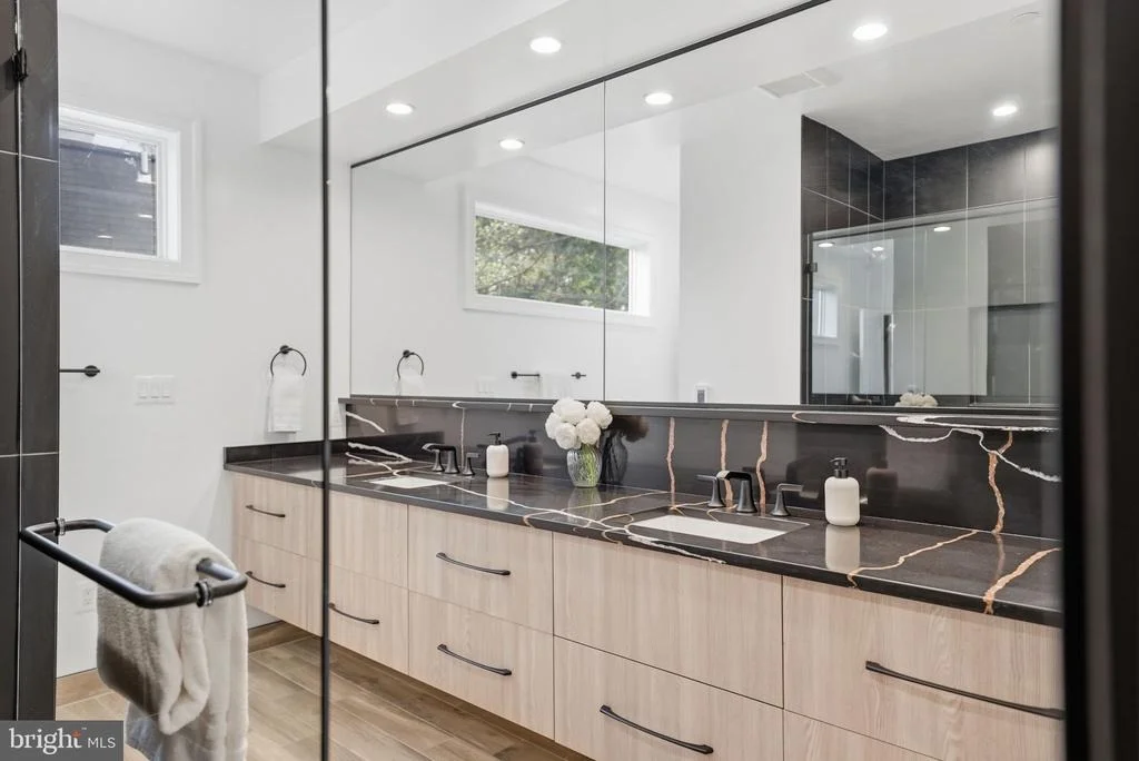Photo of 5047 MACARTHUR BOULEVARD NW