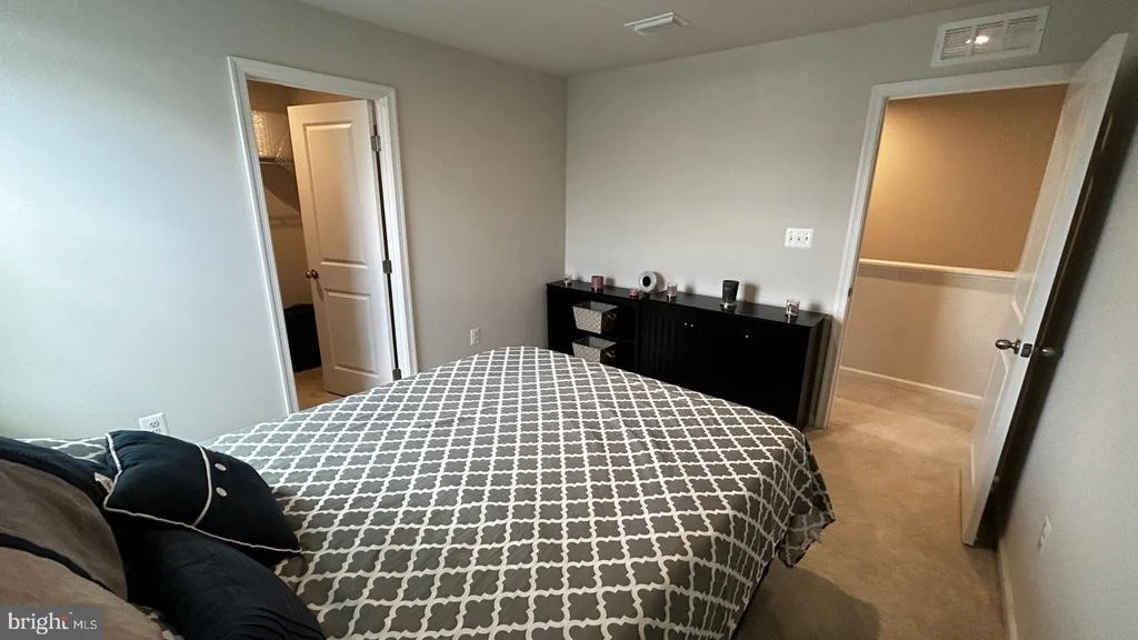 Photo of 840 WINGTIP WAY