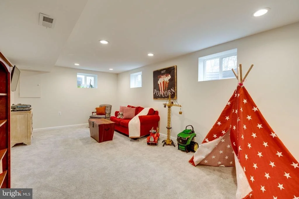Photo of 6810 HUNTSMAN BOULEVARD