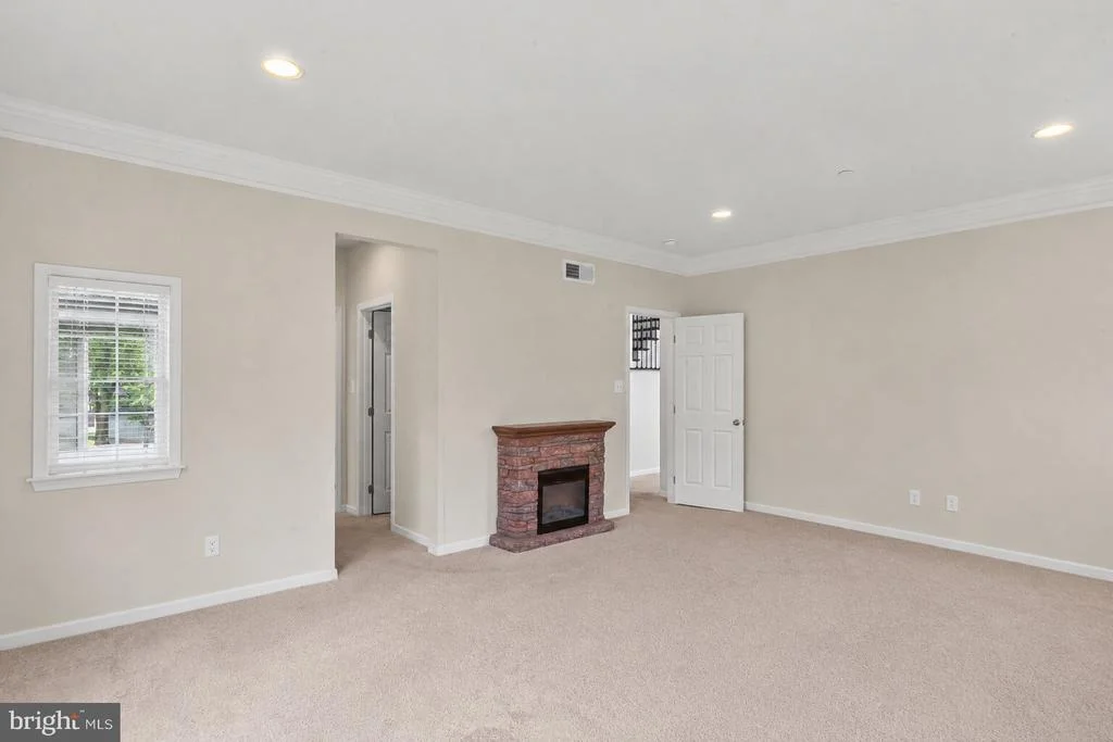 Photo of 2754 HILLFIELD DRIVE