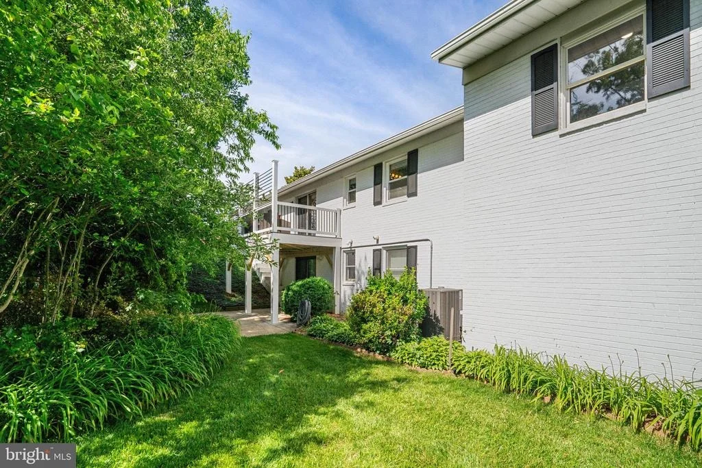 Photo of 5101 AMPTHILL DRIVE