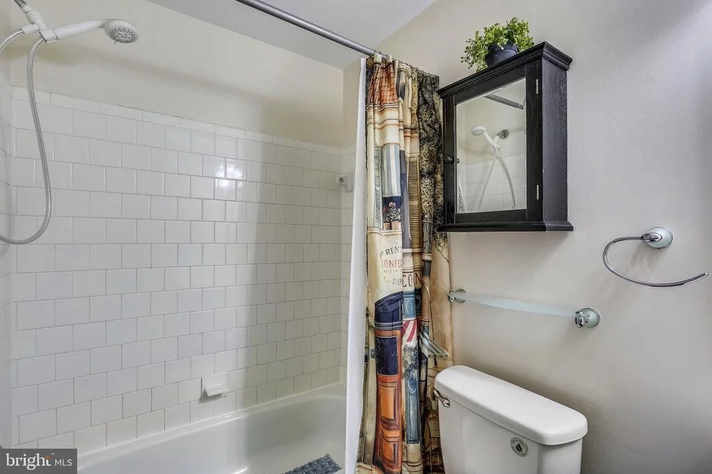 Photo of 915 POINTER RIDGE DRIVE