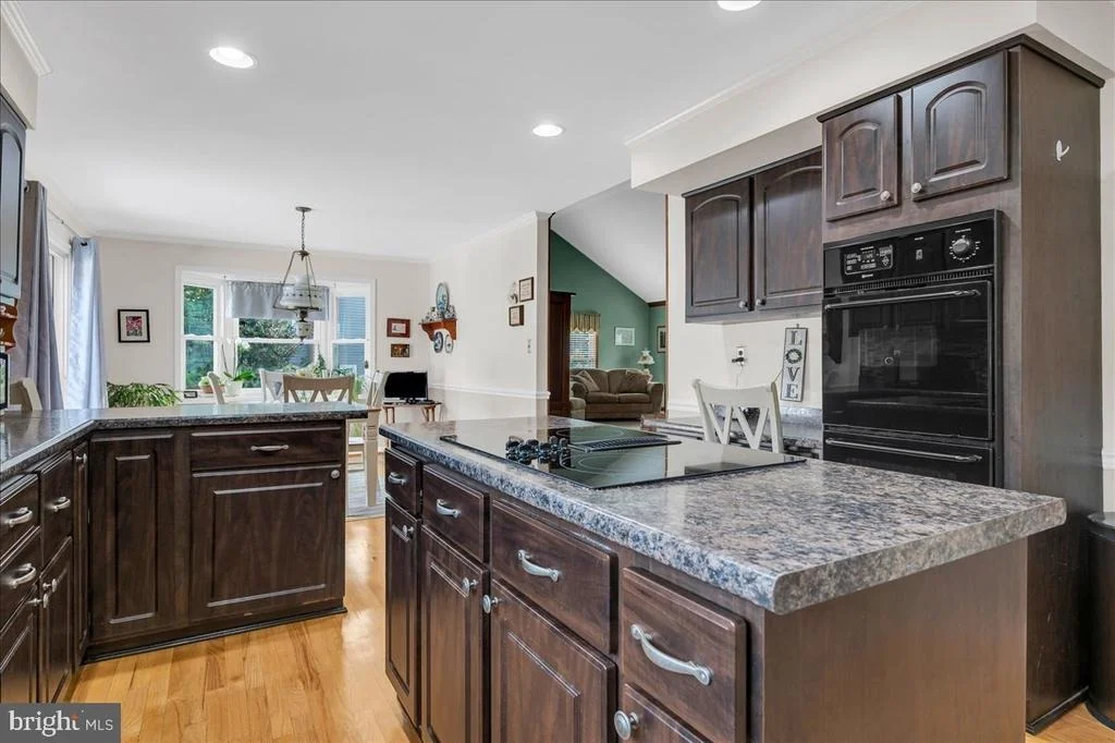 Photo of 47 TENBY CHASE DRIVE