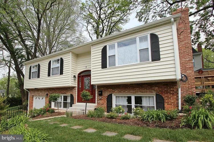 Photo of 5 BURKET COURT