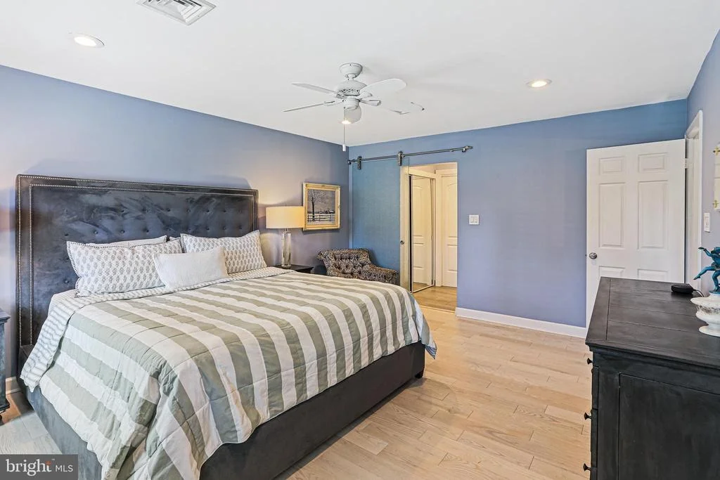 Photo of 8668 FELSVIEW DRIVE
