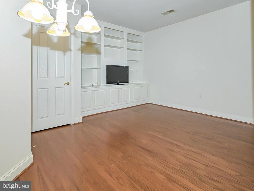 Photo of Unit 313 at 2500 WATERSIDE DRIVE