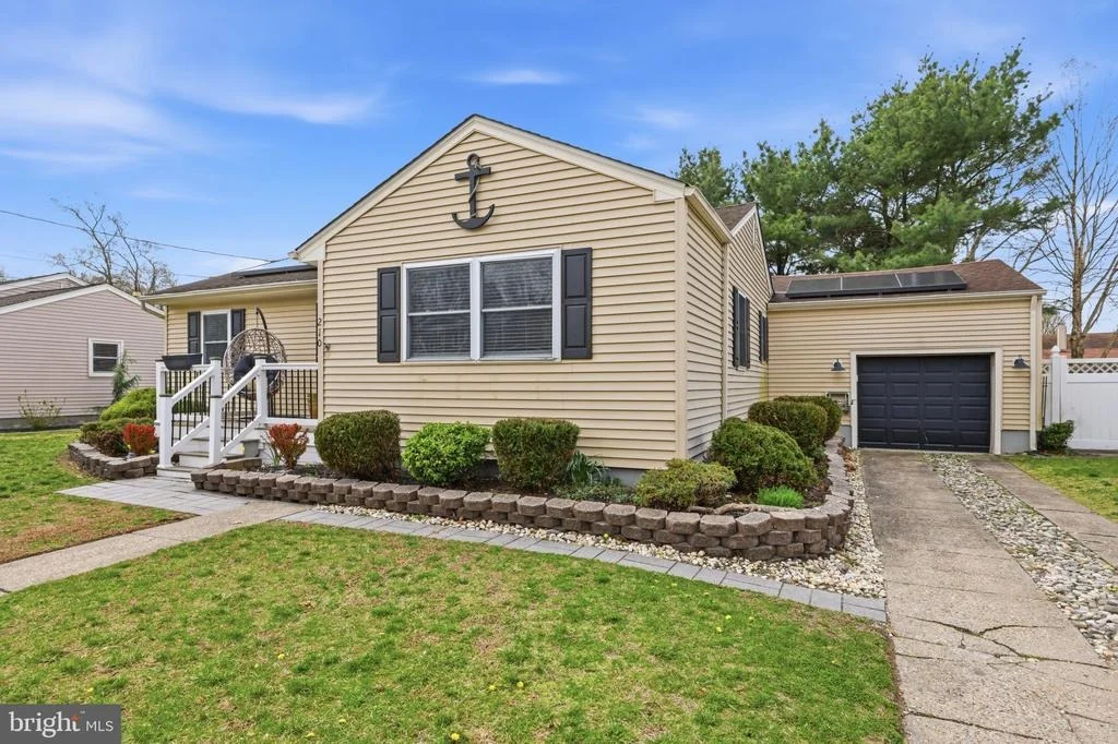 Photo of 210 RIDGEWOOD DRIVE