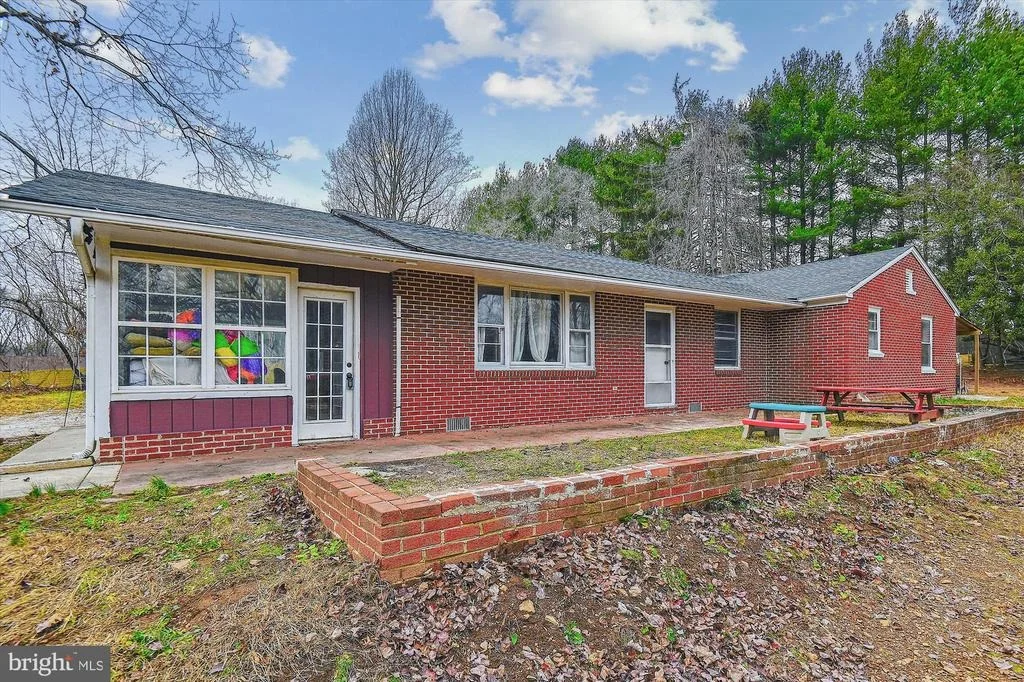 Photo of 307 CROWL ROAD