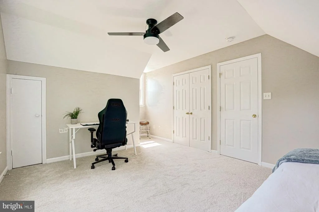 Photo of 119 N MEADOW DRIVE