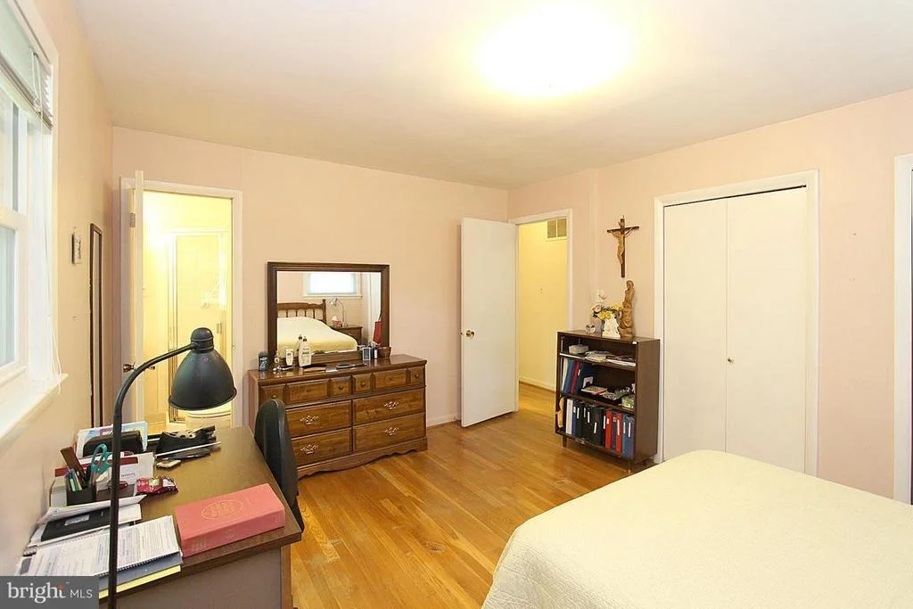 Photo of 1110 CHISWELL LANE