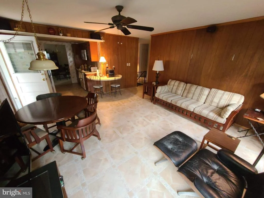 Photo of 6133 SHERBORN LANE