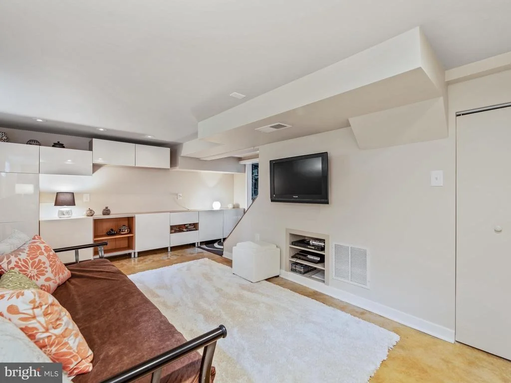 Photo of 10004 SIDNEY ROAD