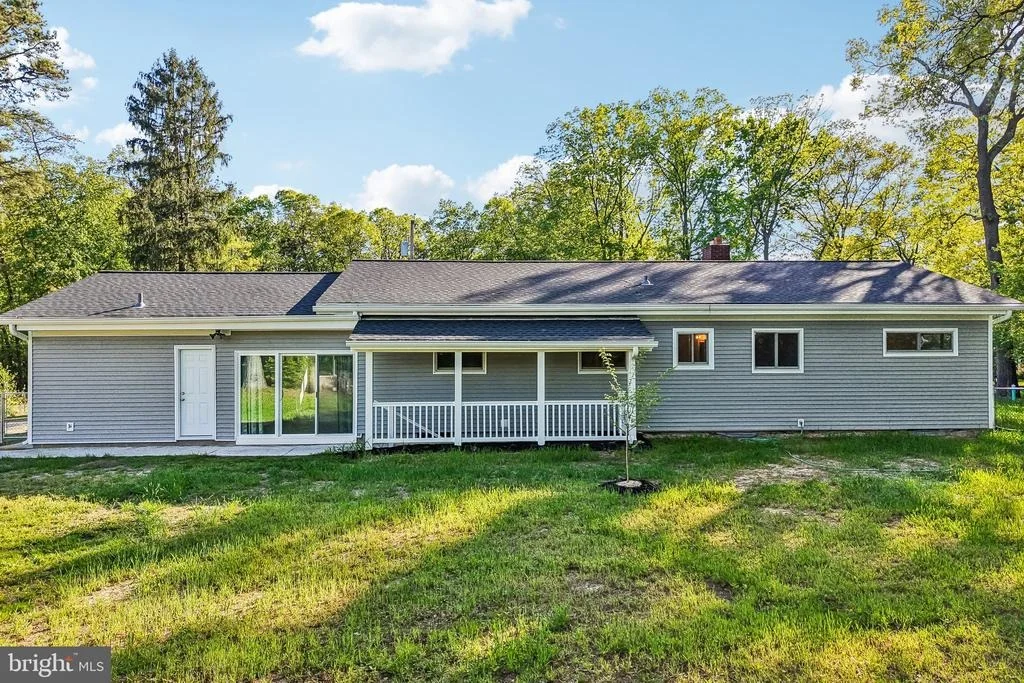 Photo of 816 MEADOW ROAD