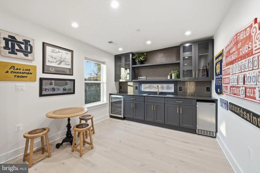 Photo of 1422 HOWARD ROAD