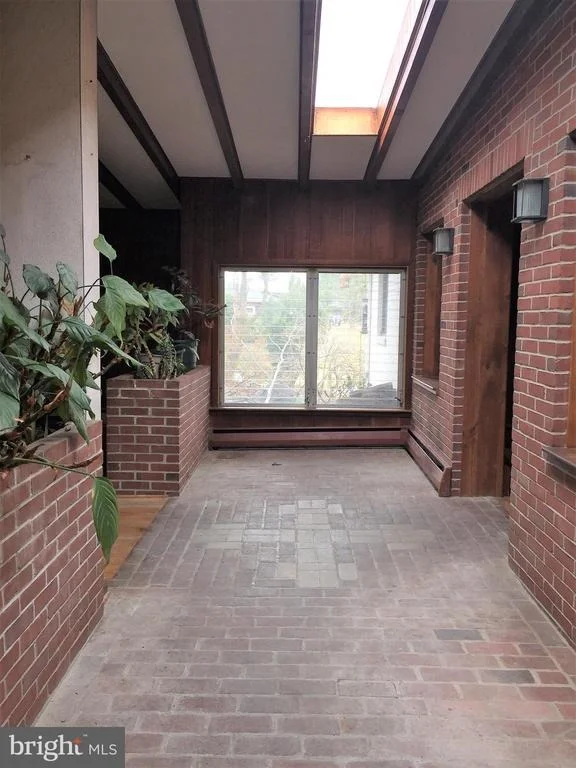 Photo of 6118 JEFFERSON BOULEVARD