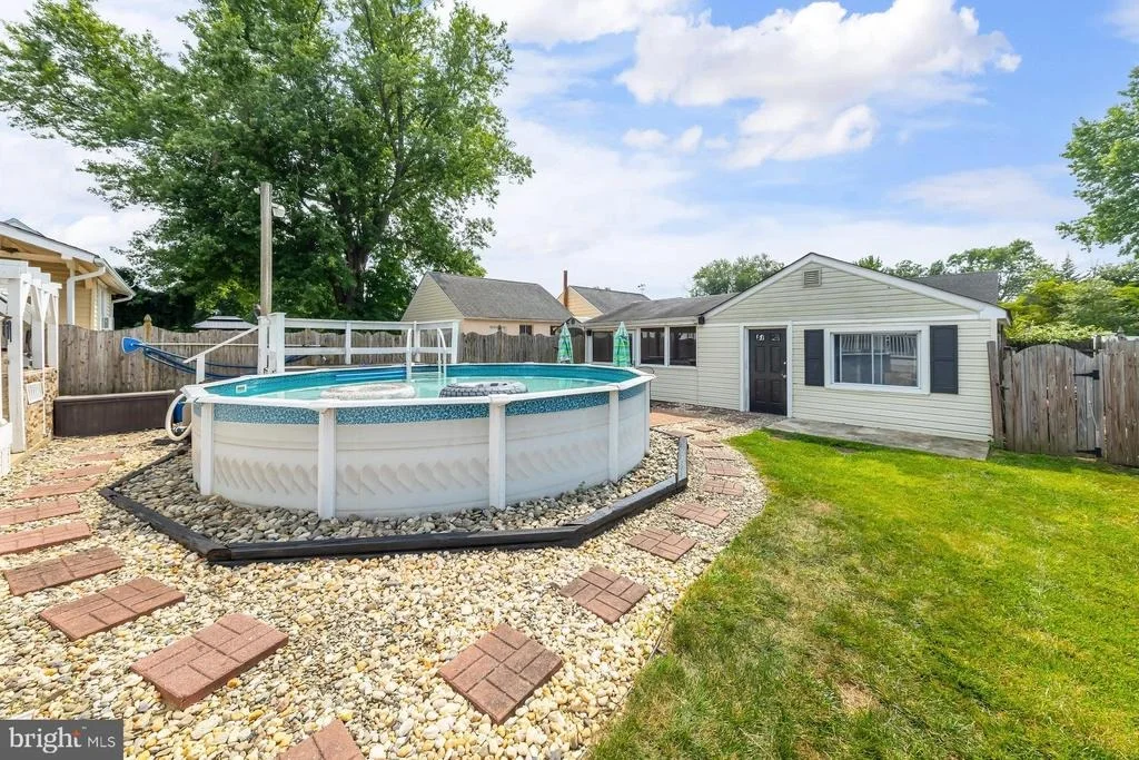 Photo of 869 ORCHARD AVENUE