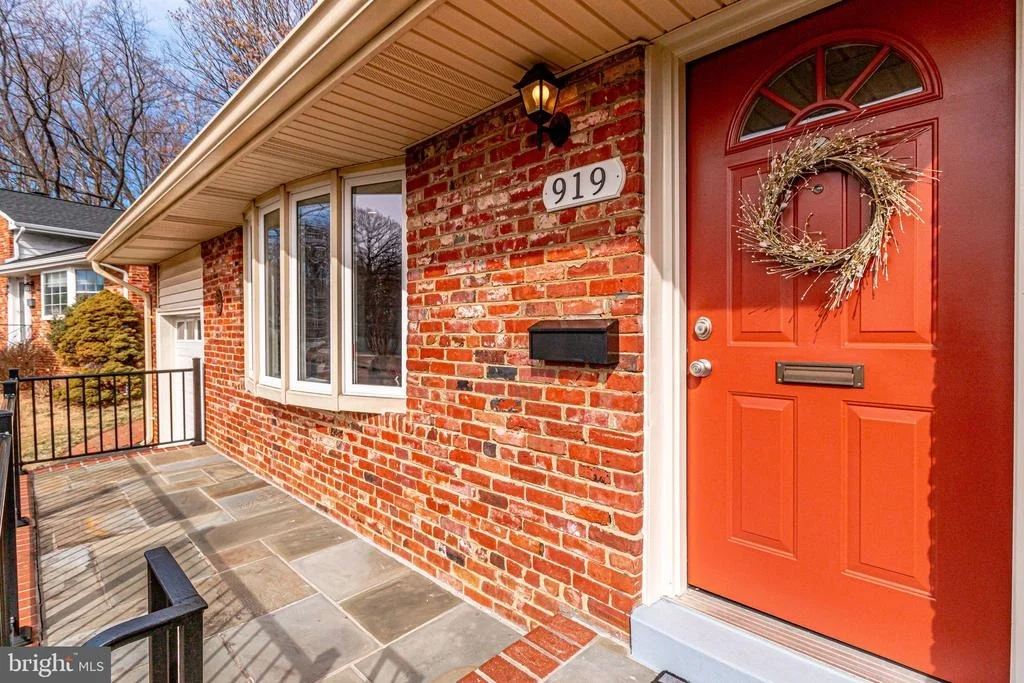 Photo of 919 JUNIPER PLACE