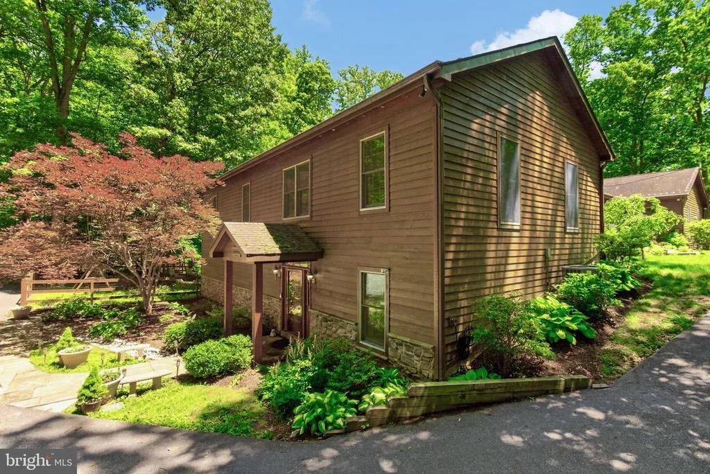 Photo of 1137 SUGARLOAF MOUNTAIN ROAD