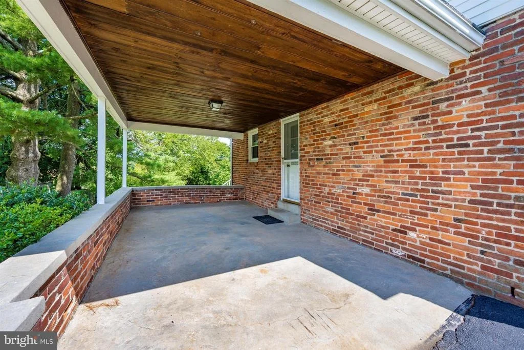 Photo of 25805 RIDGE ROAD