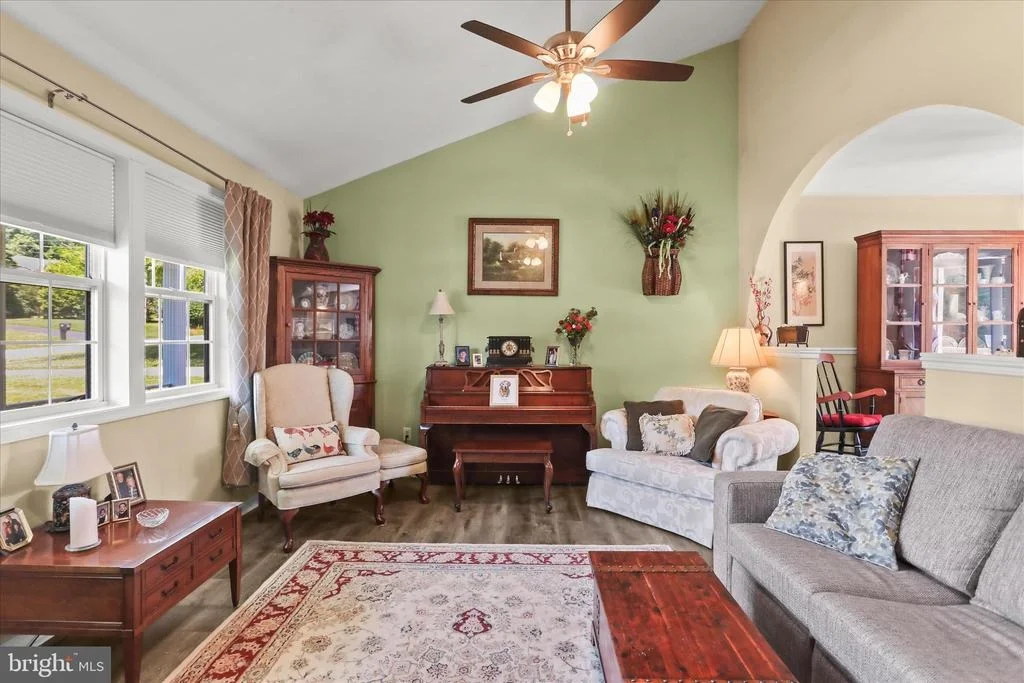 Photo of 17 ECKER AVENUE