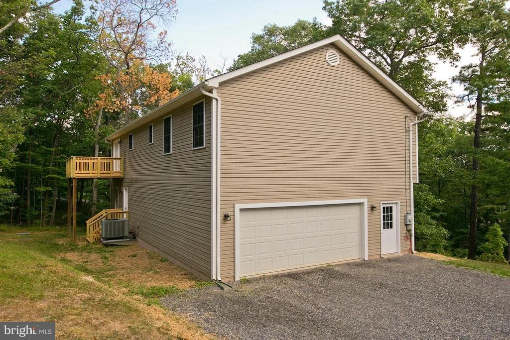 Photo of 401 BLUEBIRD TRL